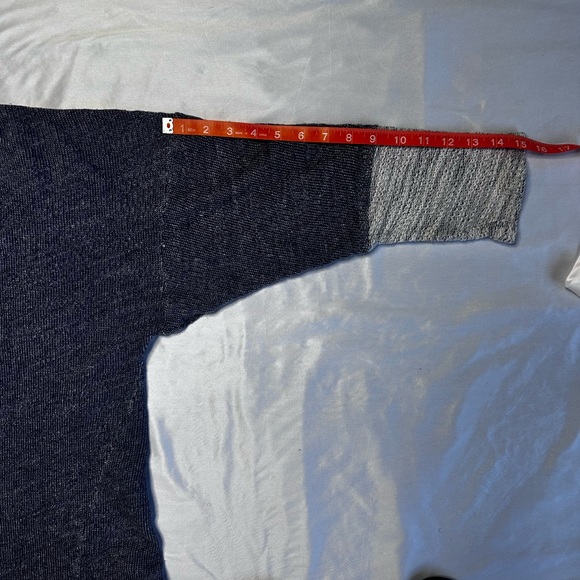 Natori Blue and White Knit Top - Picture 9 of 10